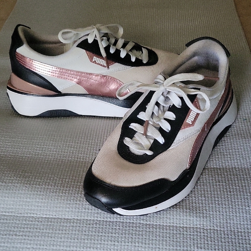 Puma Women's Black and Pink Sneakers